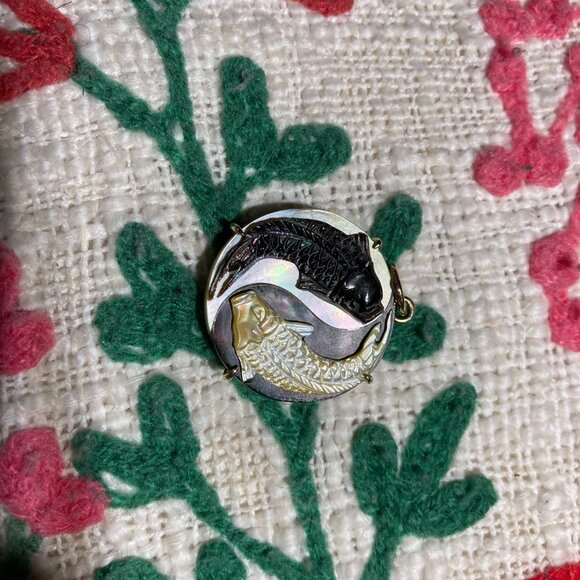 Maura Green Koi Yin Yang 14k gold pendant - Picture 5 of 8